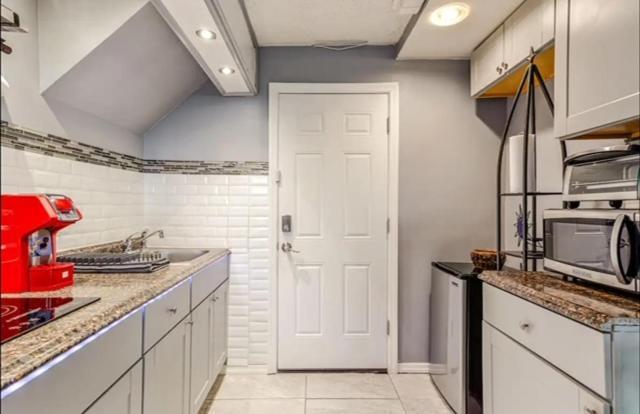 Brooklyn Spacious Space With Private Entrance, Bathroom, & Backyard - Full-Kitchen New York Exteriör bild