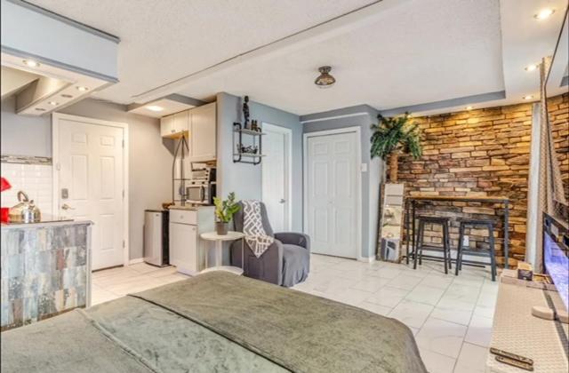 Brooklyn Spacious Space With Private Entrance, Bathroom, & Backyard - Full-Kitchen New York Exteriör bild